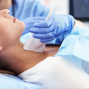 Artykuł: Biopsja tarczycy w Gdańsku – kiedy warto ją wykonać i jak wygląda badanie?